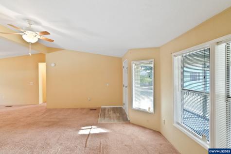 5042 Cumberland #18 Court Salem OR 97306