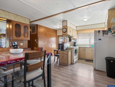 4882 Lancaster #14 Drive NE Salem OR 97305-1742