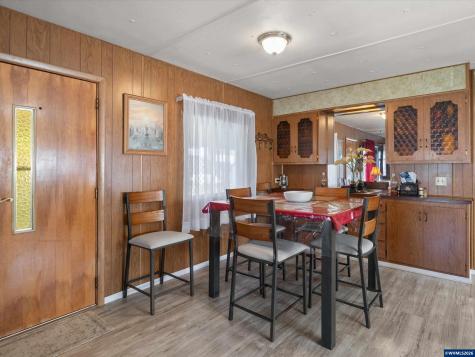 4882 Lancaster #14 Drive NE Salem OR 97305-1742
