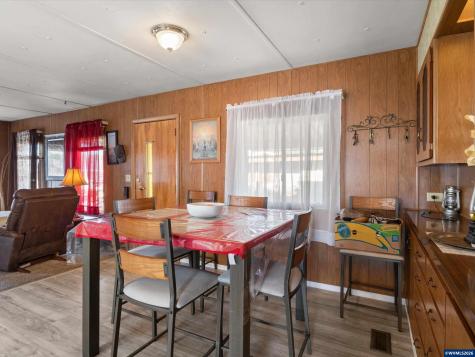 4882 Lancaster #14 Drive NE Salem OR 97305-1742