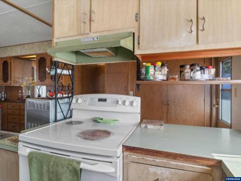 4882 Lancaster #14 Drive NE Salem OR 97305-1742