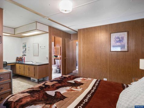 4882 Lancaster #14 Drive NE Salem OR 97305-1742