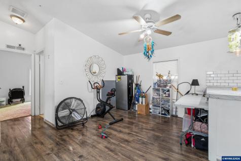 1699 N Terry Street Eugene OR 97402