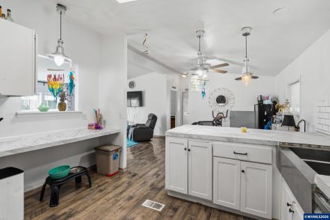 1699 N Terry Street Eugene OR 97402