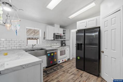 1699 N Terry Street Eugene OR 97402