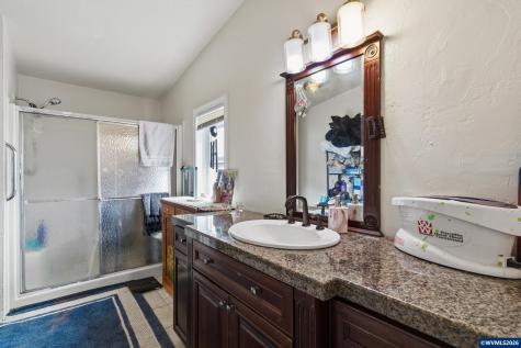 1699 N Terry Street Eugene OR 97402
