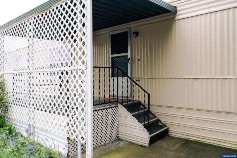 148 Clearwater Avenue NE Salem OR 97301