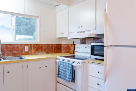 148 Clearwater Avenue NE Salem OR 97301