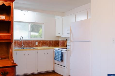 148 Clearwater Avenue NE Salem OR 97301