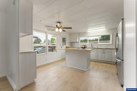 570 N 10th Avenue Cornelius OR 97113