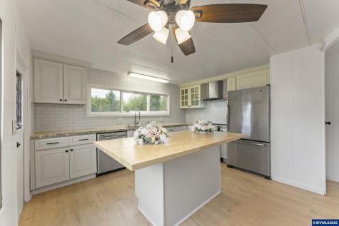 570 N 10th Avenue Cornelius OR 97113