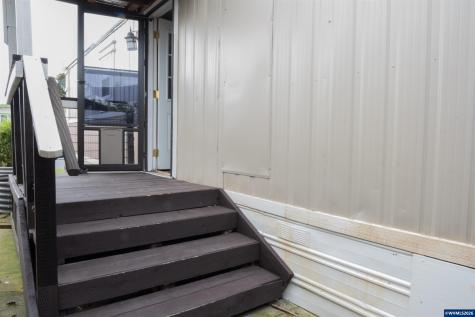 4348 Essex Street SE Salem OR 97317