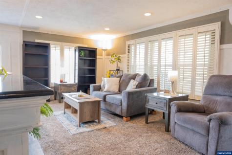 4348 Essex Street SE Salem OR 97317