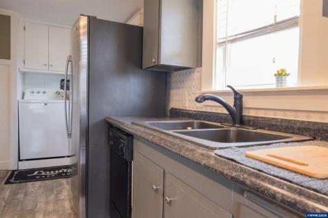 4348 Essex Street SE Salem OR 97317