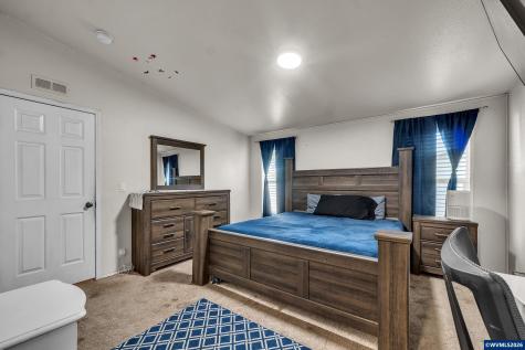 733 Fescue Avenue Woodburn OR 97071