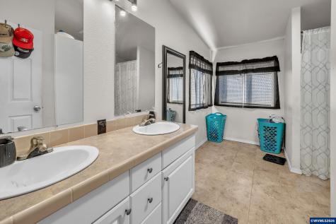 733 Fescue Avenue Woodburn OR 97071