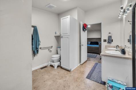 733 Fescue Avenue Woodburn OR 97071