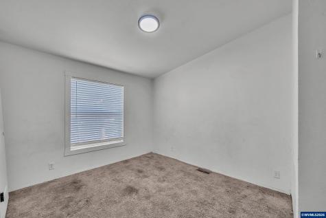 733 Fescue Avenue Woodburn OR 97071