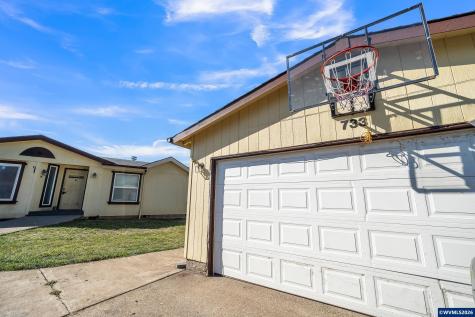 733 Fescue Avenue Woodburn OR 97071
