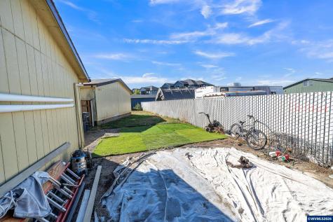733 Fescue Avenue Woodburn OR 97071