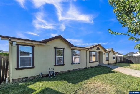 733 Fescue Avenue Woodburn OR 97071