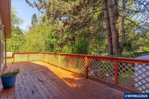 2025 Navaho Court SE Salem OR 97306