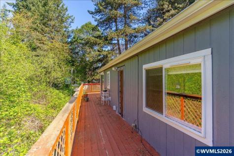 2025 Navaho Court SE Salem OR 97306