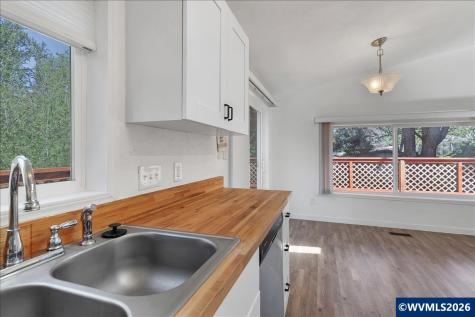 2025 Navaho Court SE Salem OR 97306