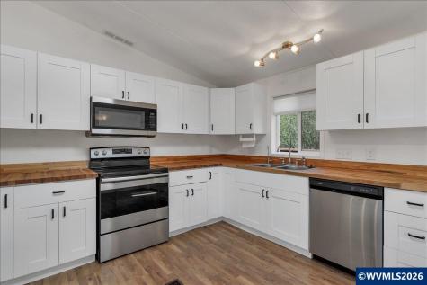 2025 Navaho Court SE Salem OR 97306