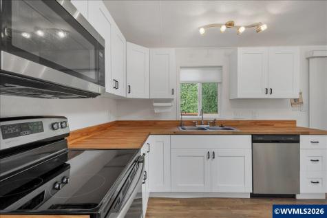 2025 Navaho Court SE Salem OR 97306