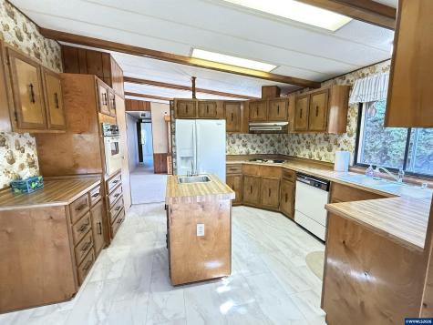 4318 Essex Street SE Salem OR 97317