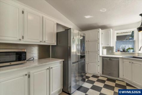 1401 W Ellendale #108 Avenue Dallas OR 97338