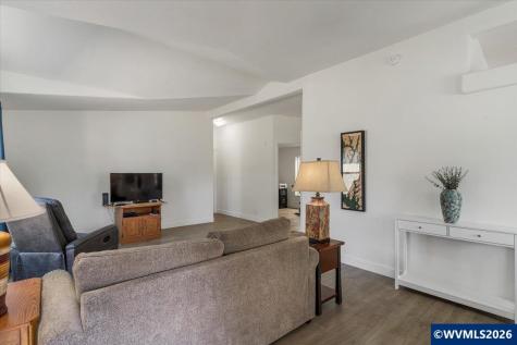 1401 W Ellendale #108 Avenue Dallas OR 97338