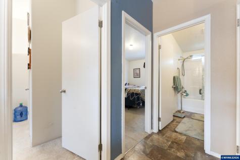 4995 Sunnyside #w34 Road SE Salem OR 97302-3561