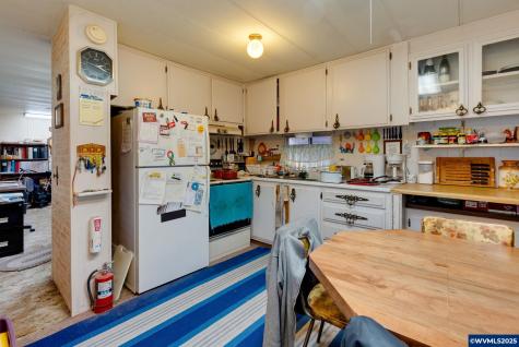 2420 NE Hembree Street Mcminnville OR 97128-2264