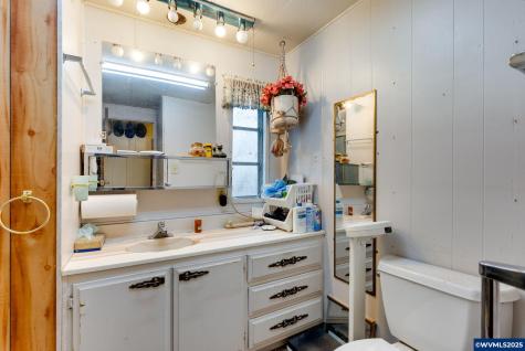 2420 NE Hembree Street Mcminnville OR 97128-2264