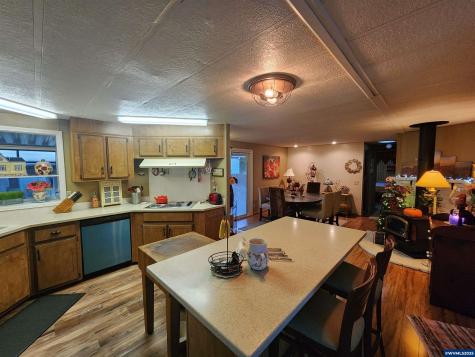 5422 Portland Road NE Salem OR 97305