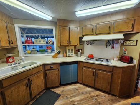 5422 Portland Road NE Salem OR 97305