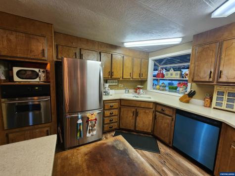 5422 Portland Road NE Salem OR 97305