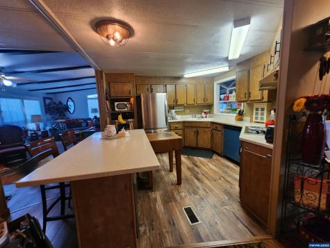 5422 Portland Road NE Salem OR 97305