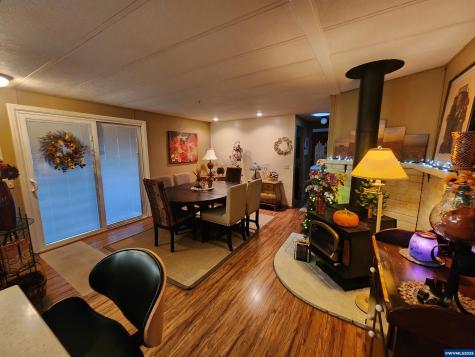 5422 Portland Road NE Salem OR 97305