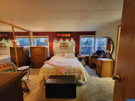 5422 Portland Road NE Salem OR 97305