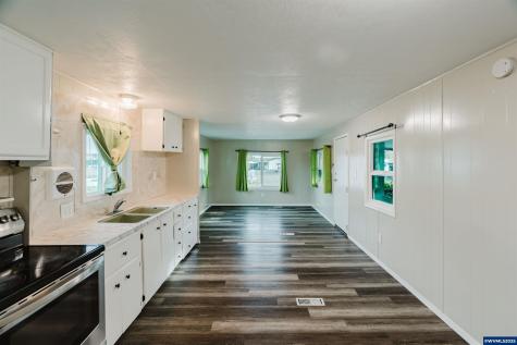 4882 Lancaster #7 Drive NE Salem OR 97305