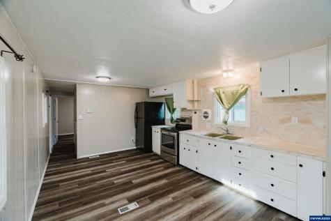 4882 Lancaster #7 Drive NE Salem OR 97305