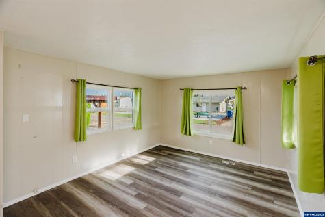 4882 Lancaster #7 Drive NE Salem OR 97305