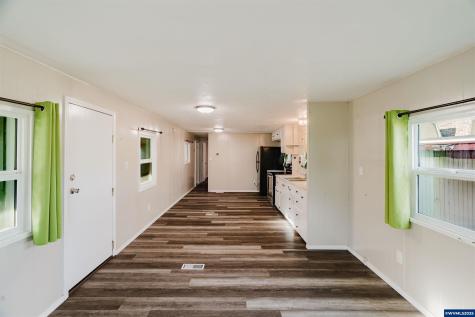 4882 Lancaster #7 Drive NE Salem OR 97305