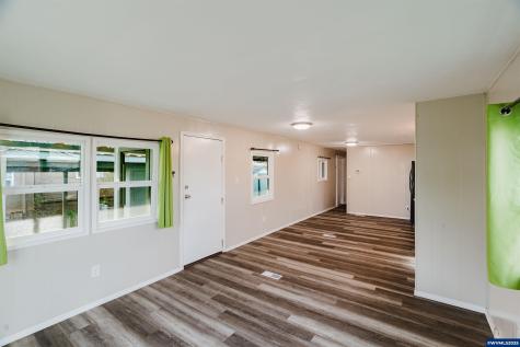 4882 Lancaster #7 Drive NE Salem OR 97305