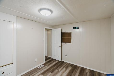 4882 Lancaster #7 Drive NE Salem OR 97305