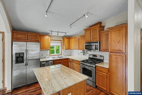 1401 W Ellendale Avenue Dallas OR 97338