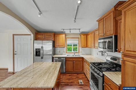 1401 W Ellendale Avenue Dallas OR 97338